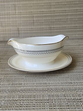 Vtg Pope Gosser Arvilla Elegant White & Gold Rim Gravy Boat with Attached Saucer